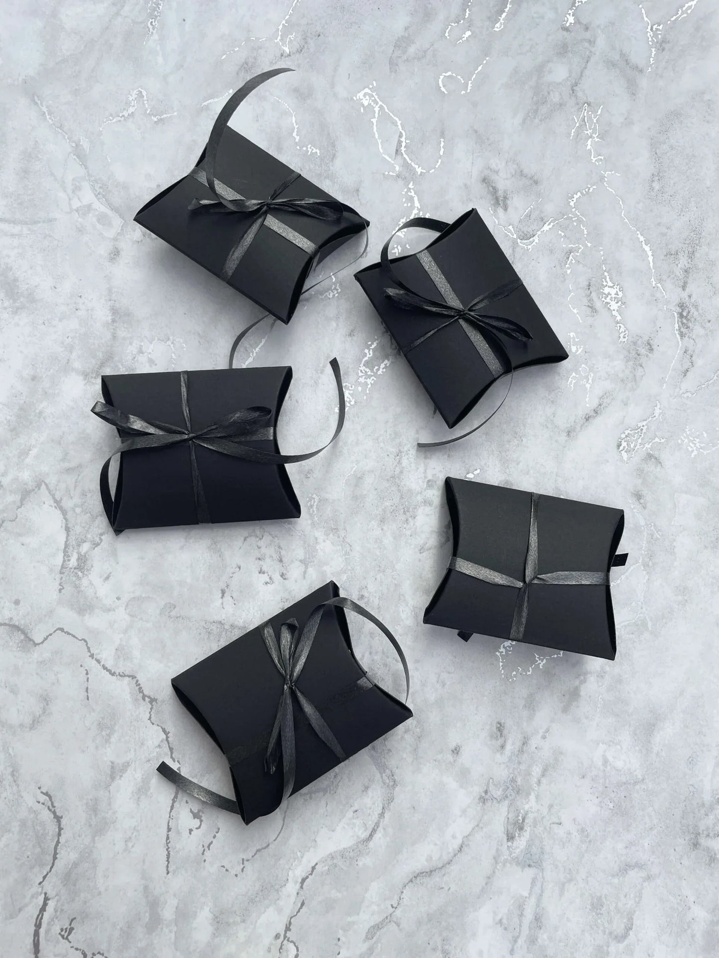 Mixed box snag free pins - Hijab Junkie UK