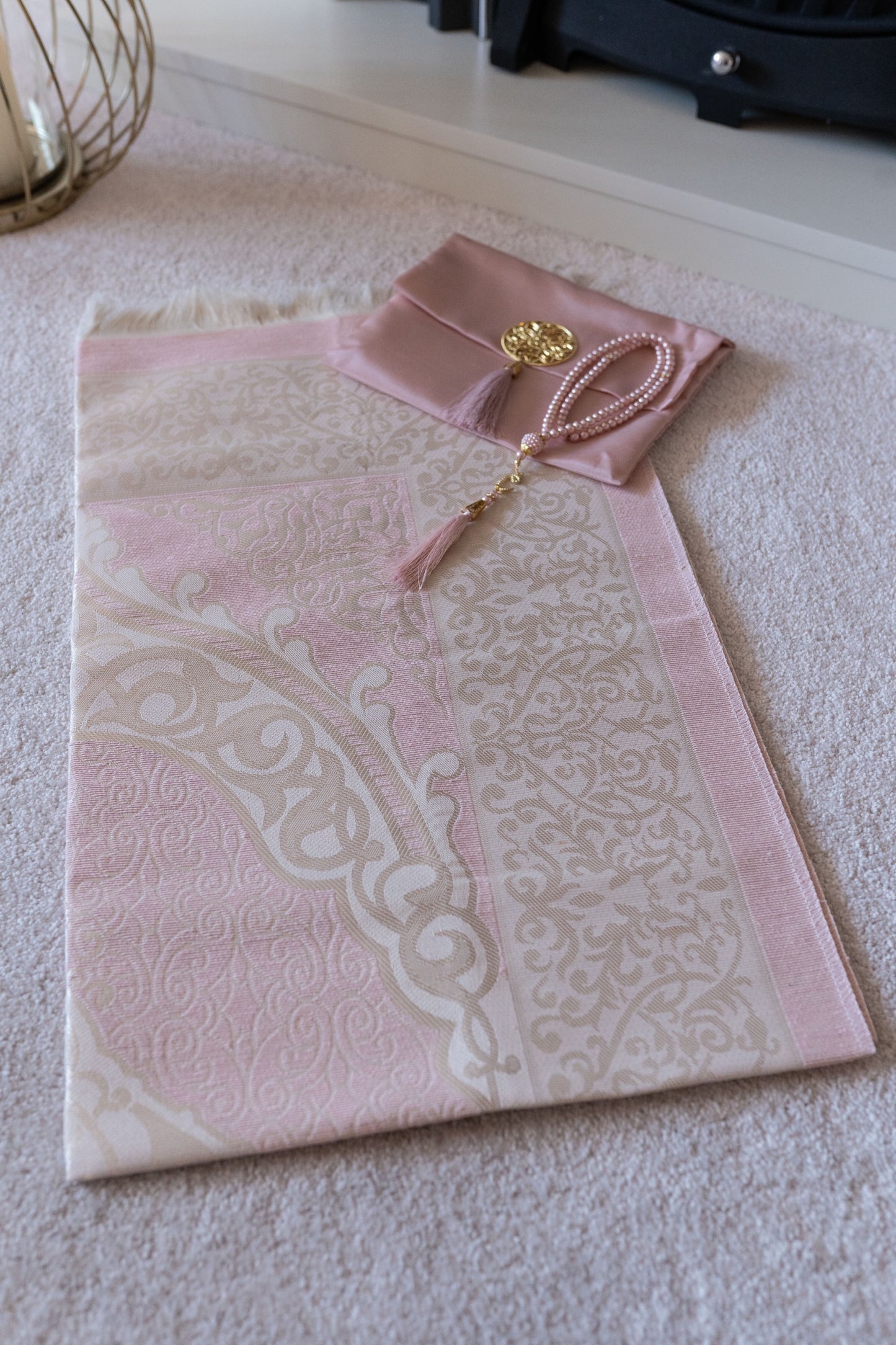 Prayer mat gift set presented in a pouch inc a tasbih 6 colours available