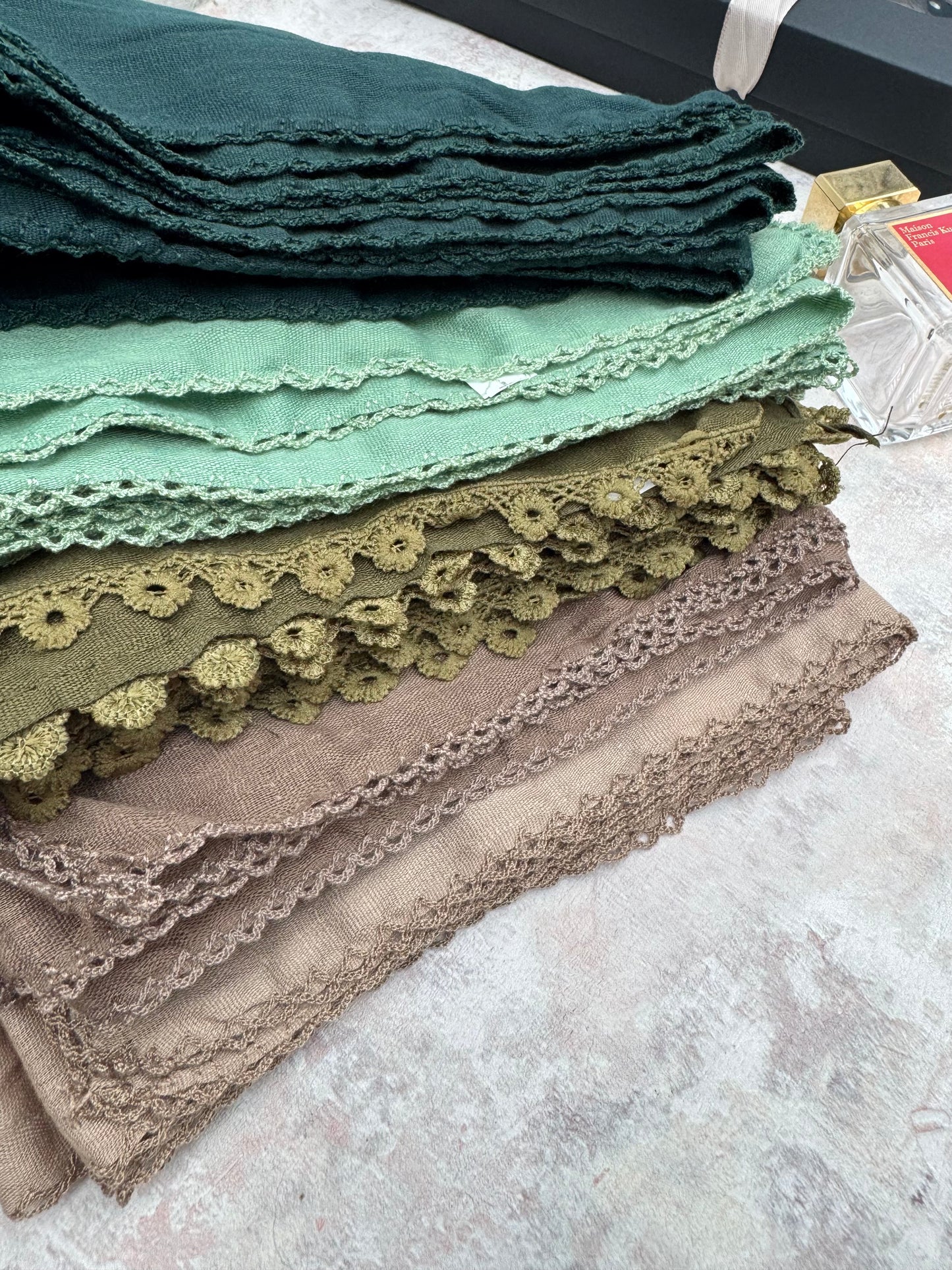 premium lace emerald hijab set presented in a gift box