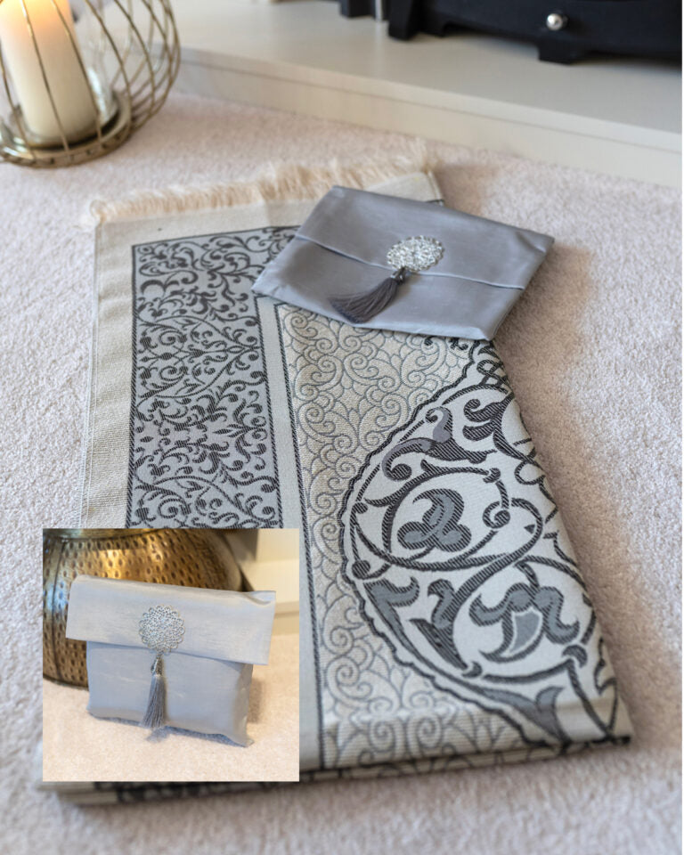 Prayer mat gift set presented in a pouch 4 colours available