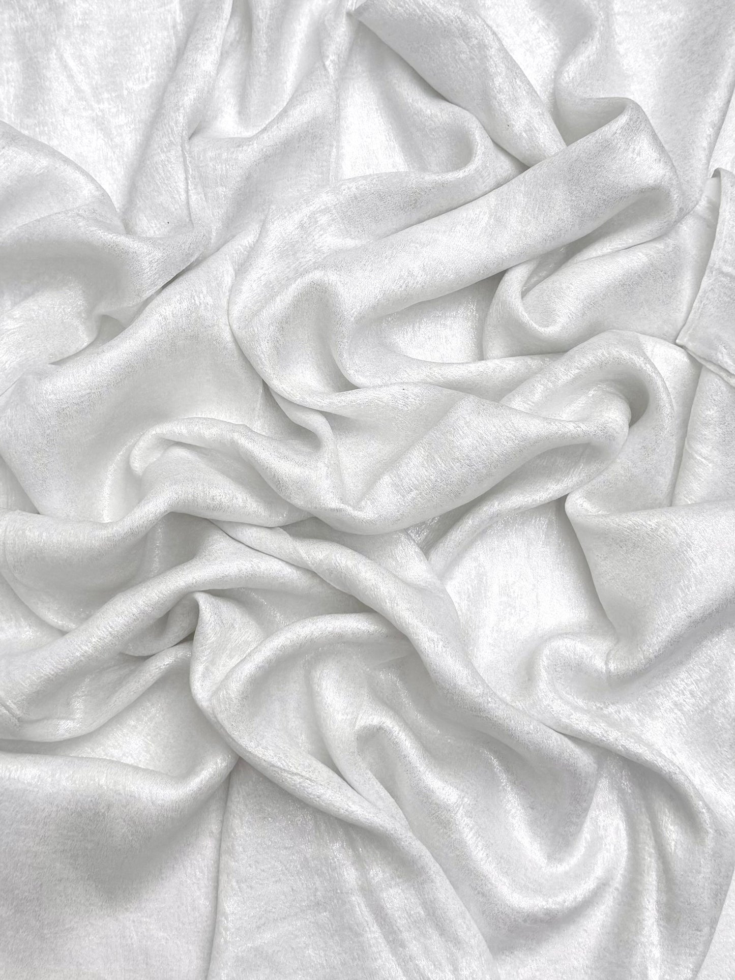 Metallic Parus matt dove white hijab