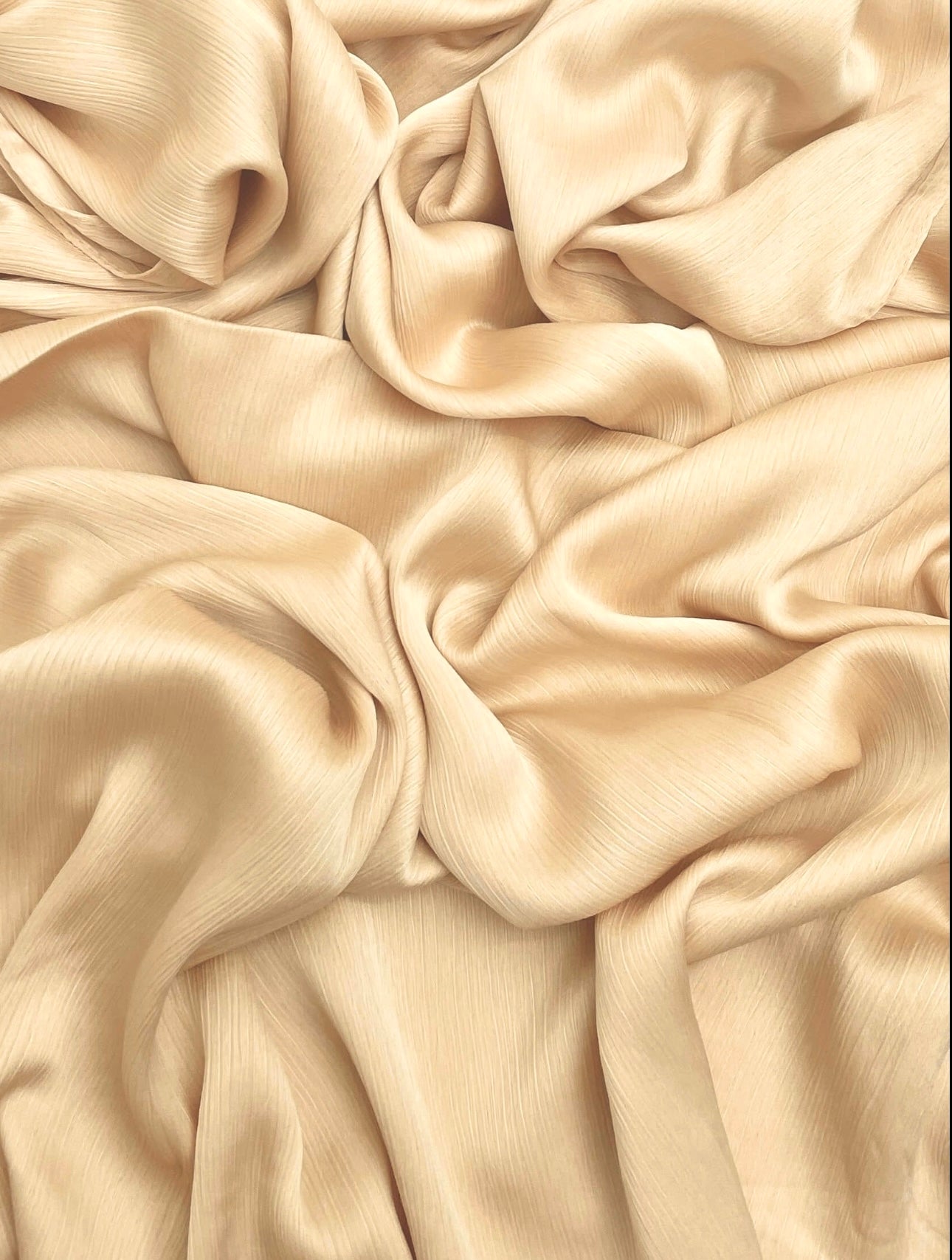Matt Dubai crinkle silk rice hijab