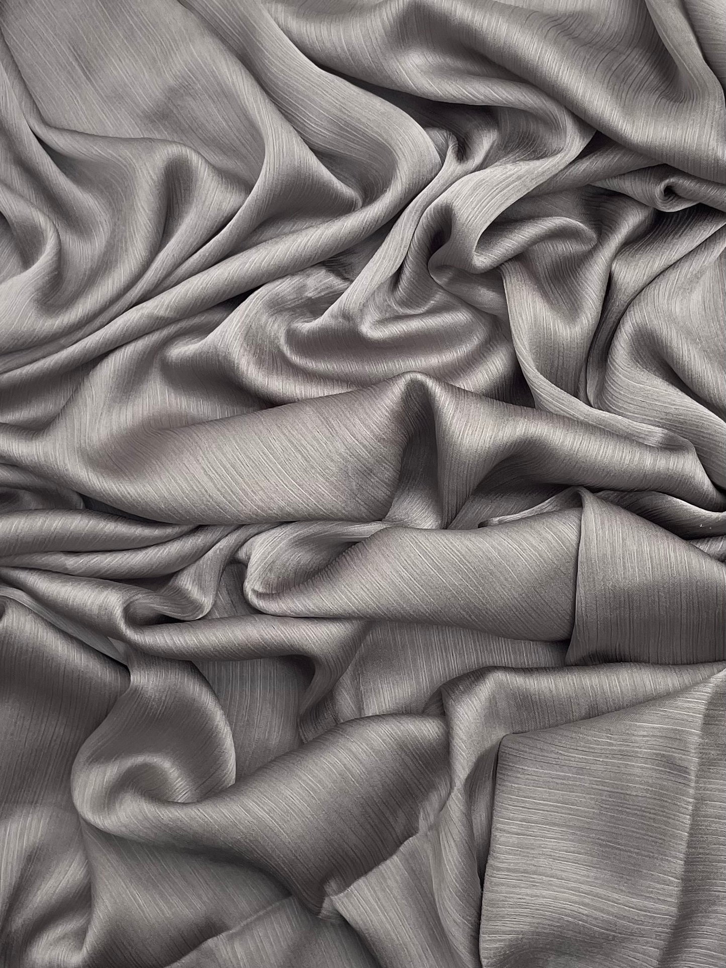 Matt Dubai crinkle silk pigeon hijab