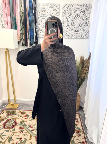 Premium Jersey Snake Black hijab - Hijab Junkie UK