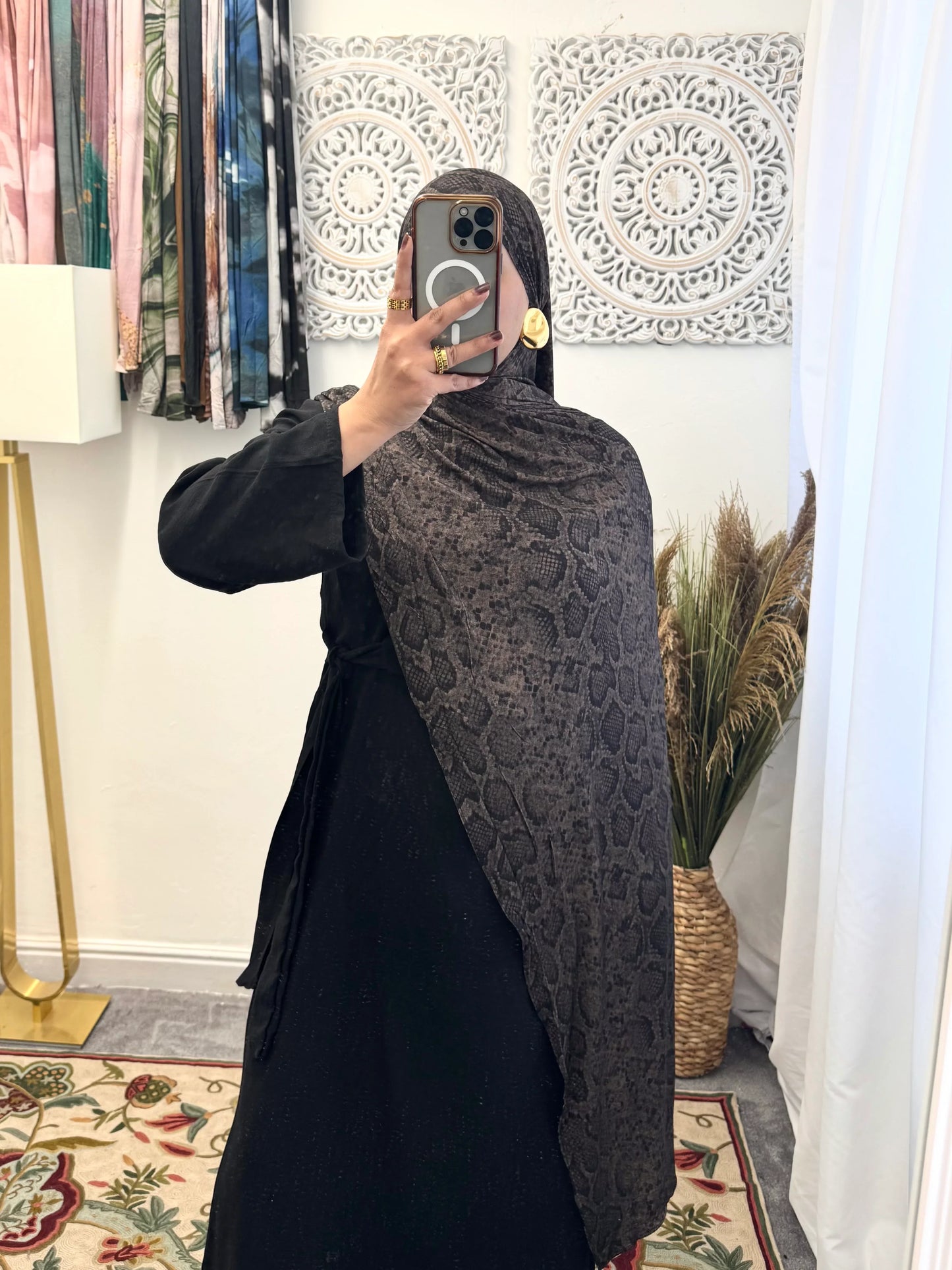 Premium Jersey Snake Black hijab - Hijab Junkie UK