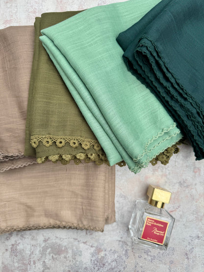 premium lace emerald hijab set presented in a gift box