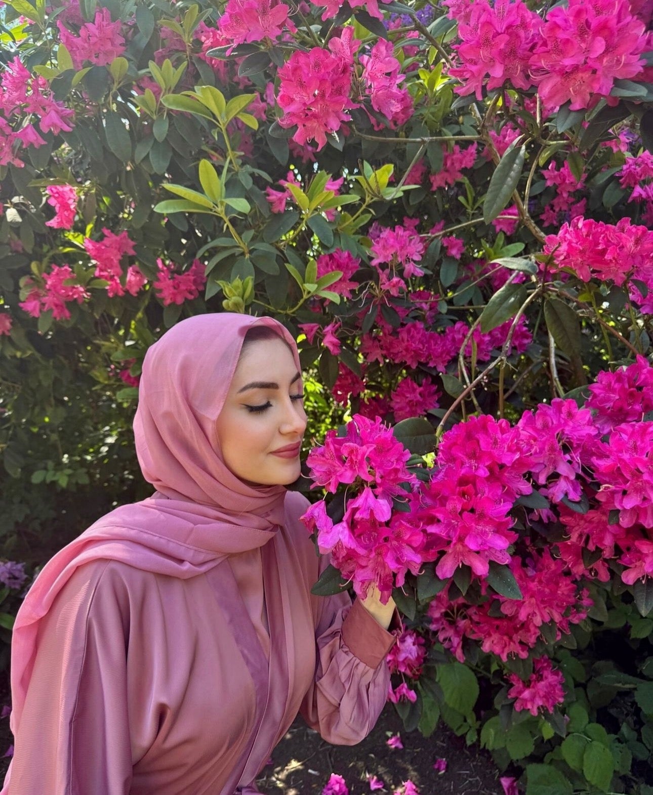 4 piece Maryaam bubblegum pink abaya set