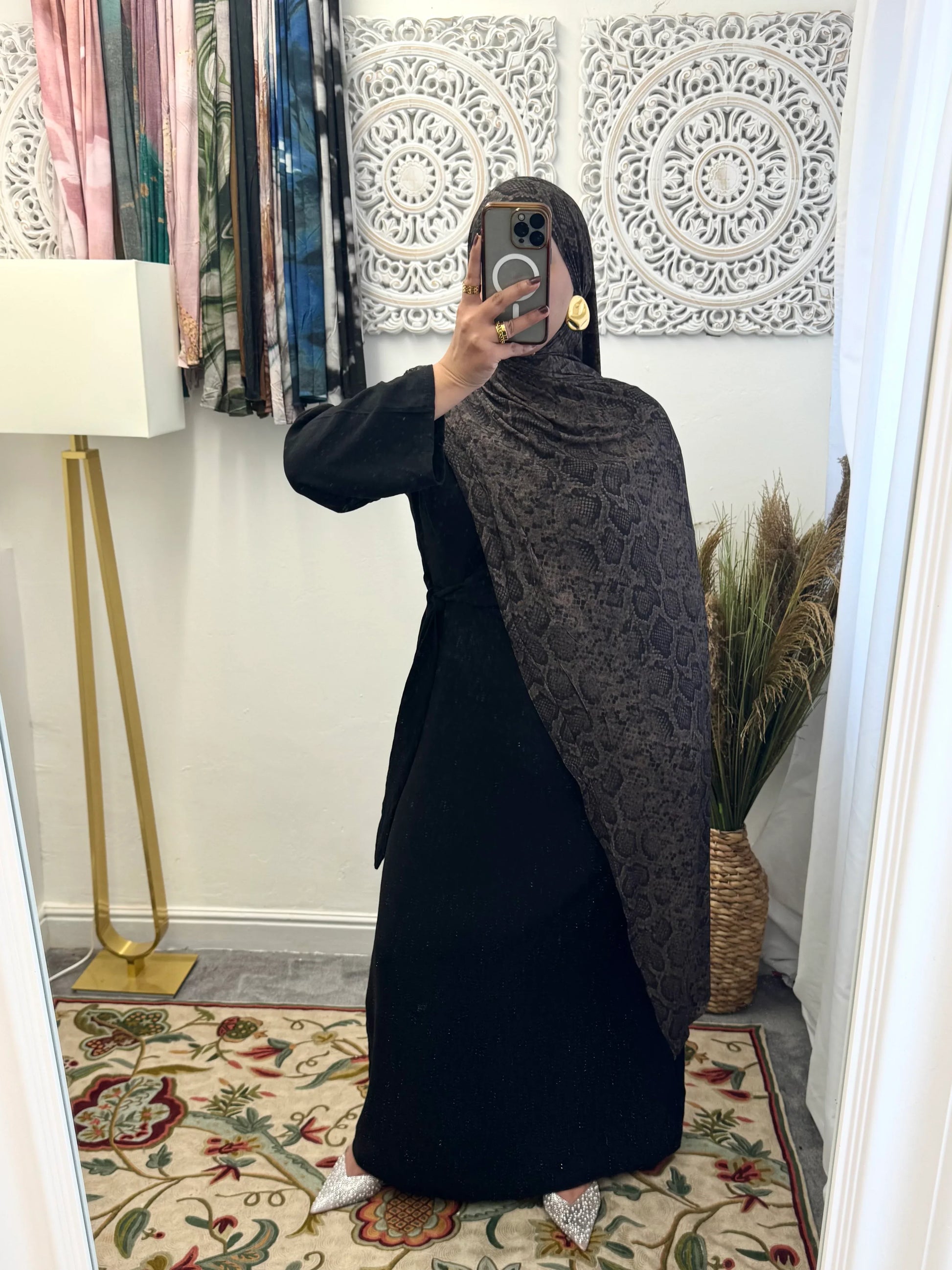 Premium Jersey Snake Black hijab - Hijab Junkie UK
