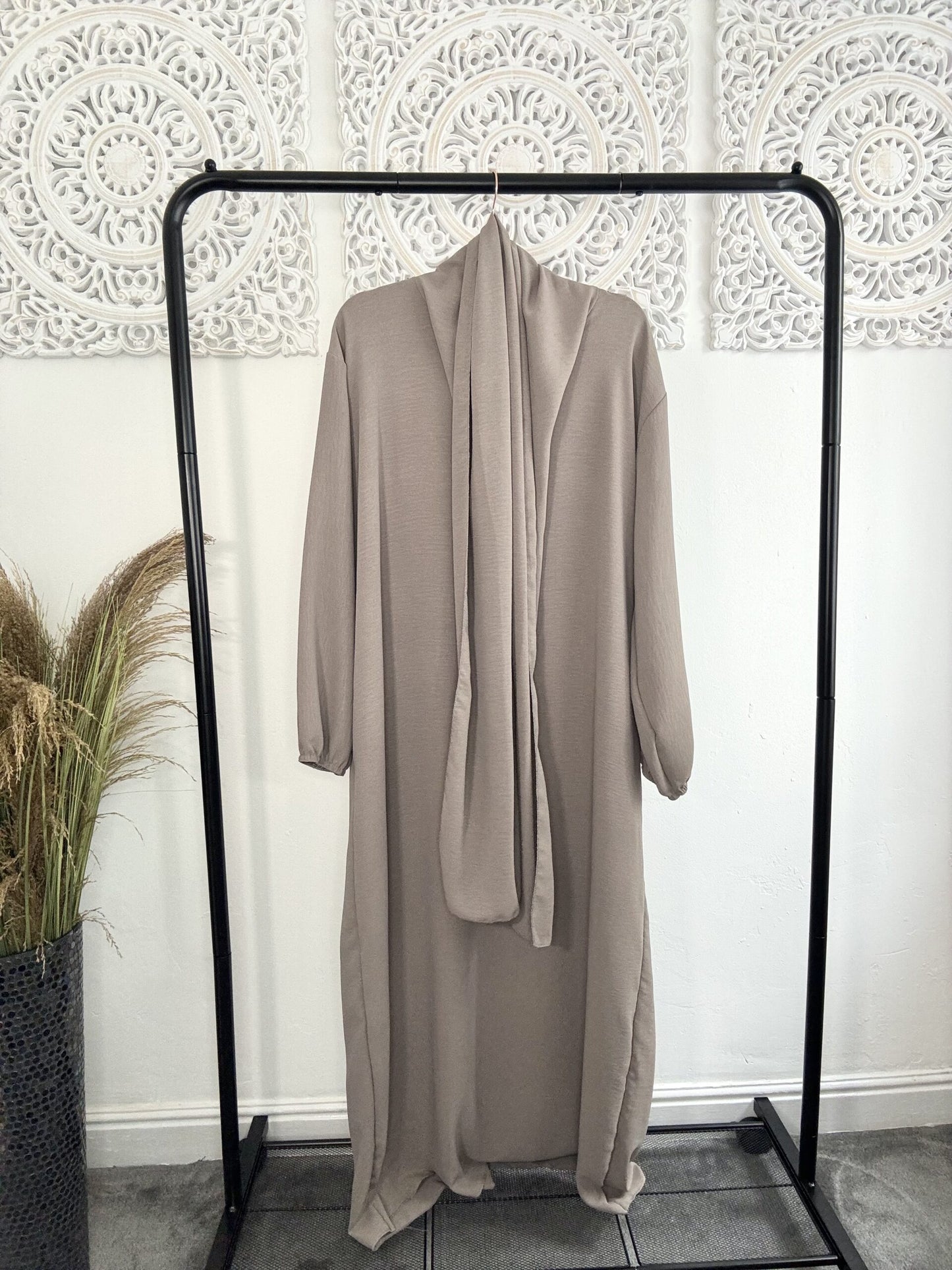 Built in 1pc Fatimah prayer plain light weight abaya set - one size